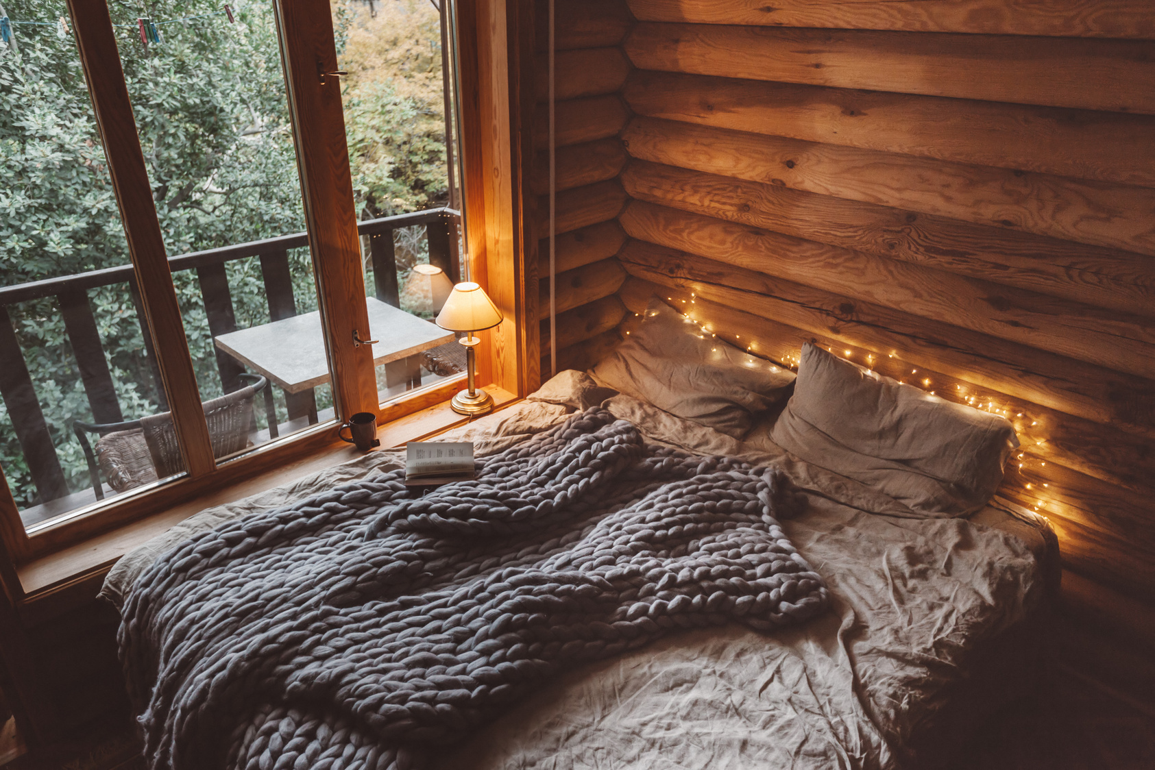 Cozy Winter Weekend in Log Cabin